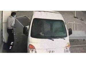 Klima motorunu çalan hırsız, direksiyona bile kestirmeden gitti