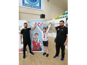 Türkiye Halter Şampiyonası’nda Pursaklar Belediyesi Sporcusu Leyla Şanay’dan Türkiye İkinciliği
