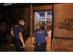 Yüzü Maskeli Şüpheli Tarafından Bakkalda Silahlı Saldırıya Uğradı