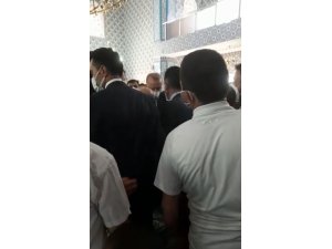 Cumhurbaşkanı Erdoğan, cuma namazını Mecek Camii’nde kıldı