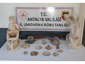 Jandarmadan tarihi eser baskını
