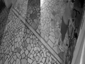 Kilitli bisikleti saniyeler içerisinde çaldı