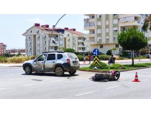 Ciple çarpışan motosikletin sürücüsü genç kız ağır yaralandı