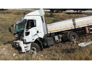 Burdur’da İki Tır Çarpıştı: 1 Yaralı