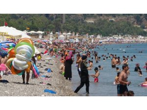 Sınavdan çıkan dünyaca ünlü sahile koştu