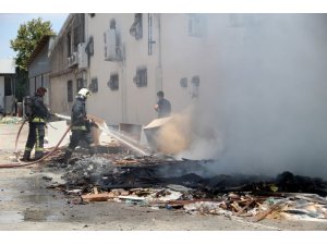 Sanayi sitesindeki atık yangını korkuttu