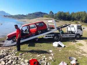 Balık Tutmaya Gittiği Barajdan Balık Yerine Otomobilini Çıkardı