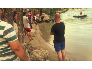 Serinlemek için ırmağa giren genç boğularak hayatını kaybetti