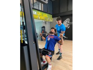 Spor Salonları Tedbir Alarak Vatandaşlara Hizmet Vermeye Devam Ediyor