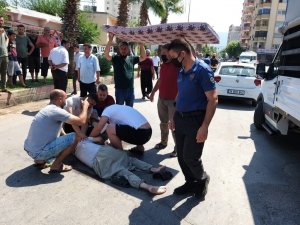 Kaza Yapan Yaralıyı Güneşten Sünger Yatakla Korudular