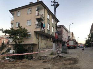 Ankara’da İstinat Duvarında Hasar Oluşan Binada Topuk Dolgu Çalışması Yapıldı