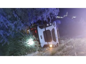 Kontrolden Çıkan Kamyon Devrildi: 1 Yaralı