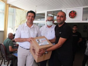 Döşemealtı’ndaki kahveci esnafına belediyeden hediye paketi