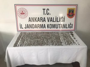 Ankara’da Tarihi Eser Kaçakçılarına Düzenlenen Operasyonda 1016 Sikke, At Heykeli Ve Yüzük Yakalandı
