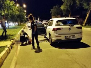 Otomobil ile elektrikli bisiklet çarpıştı: 2 genç hayatını kaybetti