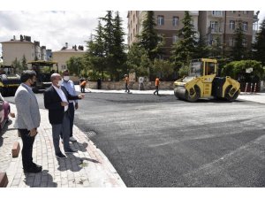 Selçuklu Belediyesi Asfalt Ve Bordür Çalışmalarını Sürdürüyor