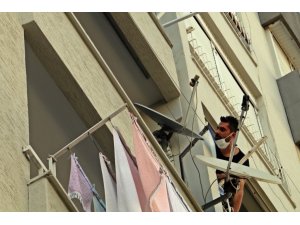 Yaşlı adamın ölümü, evine giren sinekler sayesinde ortaya çıktı