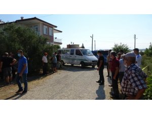 Okul müdürü evinde ölü bulundu