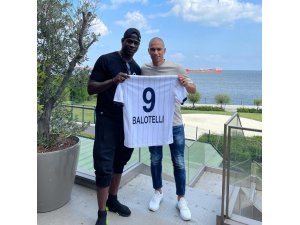 Balotelli 9 Numaralı Formayı Giyecek