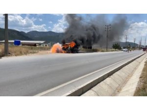 Kamyonet Alev Alev Yandı, Faciadan Son Anda Dönüldü