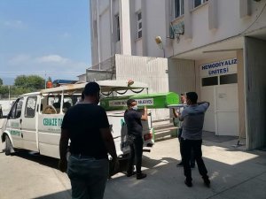 Boşandığı Eşini Dönmeye İkna Edemeyince Öldürdü