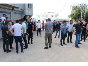 Adana’da Kavgayı Ayırmaya Giden Polise Kamyonet Çarptı