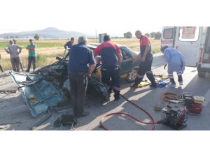 3 Araç Birbirine Girdi, 4 Kişi Yaralandı