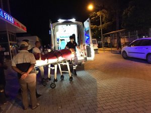 Otomobille Çarpışan Motosiklet Sürücüsü Yaralandı