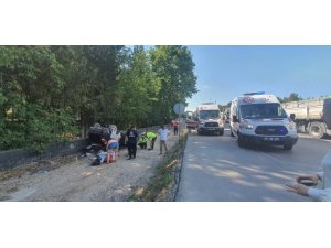 Takla Atan Otomobil Yol Kenarına Devrildi: 3 Yaralı