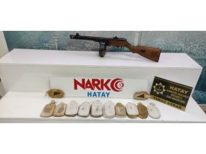 Hatay’da Thompson Silah Ve 3 Kilo Esrar Ele Geçirildi