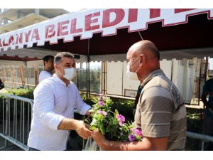 Alanya’da 29 mezarlıkta 61 bin adet çiçek fidesi dağıtılacak