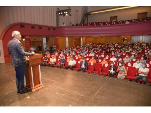 Başkan Zeydan Karalar Çalışanlarla Bayramlaştı, İkramiye Müjdesi Verdi