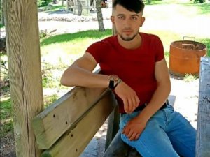 Denize giren iki gençten biri boğuldu, biri yoğun bakımda