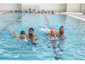 Altındağ’da 3 Bin Çocuğa Ücretsiz Yüzme Kursu Verilecek