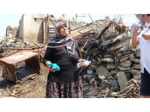 Evi ve parası yanan Cemile Teyze’ye Hollanda’daki Türklerden 15 bin TL