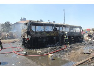 Hurdalıkta Otobüs Alev Alev Yandı