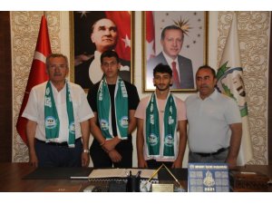 Serik Belediyespor Alt Yapıdan 2 Oyuncu İle Sözleşme İmzaladı