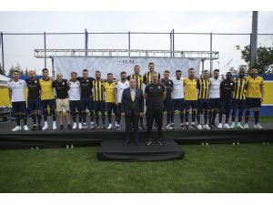 Mke Ankaragücü Yeni Transferlerine İmza Töreni Düzenledi