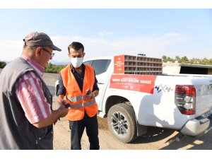 Konyaaltı Belediyesi, gezici şarj dolum aracı ile vatandaşların şarj ihtiyacını karşılıyor.