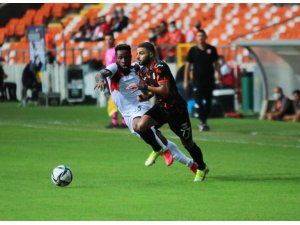 Tff 1. Lig: Adanaspor: 0 - Gençlerbirliği: 0 (İ̇lkyarı Sonucu)