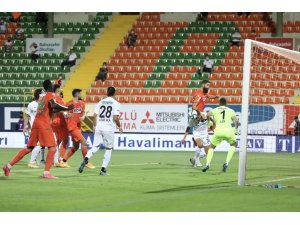 Süper Lig: Alanyaspor: 1 - Altay: 4 (Maç Sonucu)