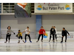 Muratpaşa’nın Dağyakası Buz Pisti Yeniden Açıldı