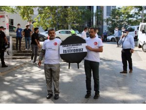 Diyarbakır Ailelerinden Hdp’ye Siyah Çelenkli Protesto: “Bizim Evladımızı Hdp Götürdü”