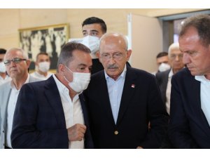 Başkan Böcek CHP’li Büyükşehir Belediye Başkanları Toplantısı’nda