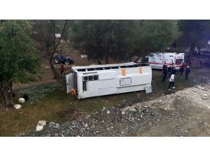 Antalya’da otobüs şarampole devrildi: 1 ölü, 9 yaralı