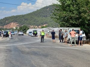 Otomobilin çarptığı motosiklet sürücüsü hayatını kaybetti