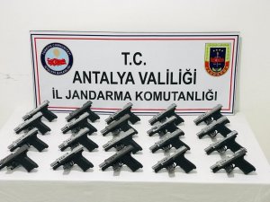 Manavgat’ta kaçak silah operasyonu: 2 gözaltı