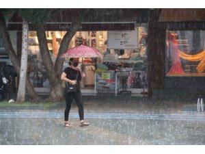 Antalya’da kuvvetli sağanak yağış uyarısı