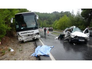 Eve dönüş yolu 2 kızı anne ve babasından ayırdı