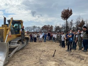 Manavgat’ta yanan 100 hektar  alanda ekim öncesi toprak işleme çalışmaları tamamlandı